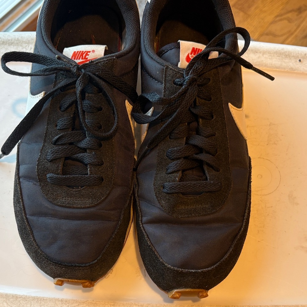Nike Black and White Women's Sneakers